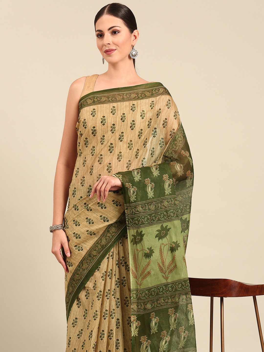 

SHANVIKA Floral Print Pure Cotton Saree, Beige