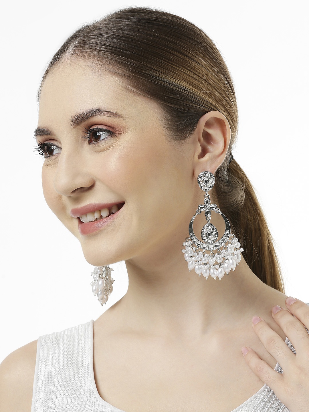

Anouk Silver Toned Kundan Floral Chandbalis