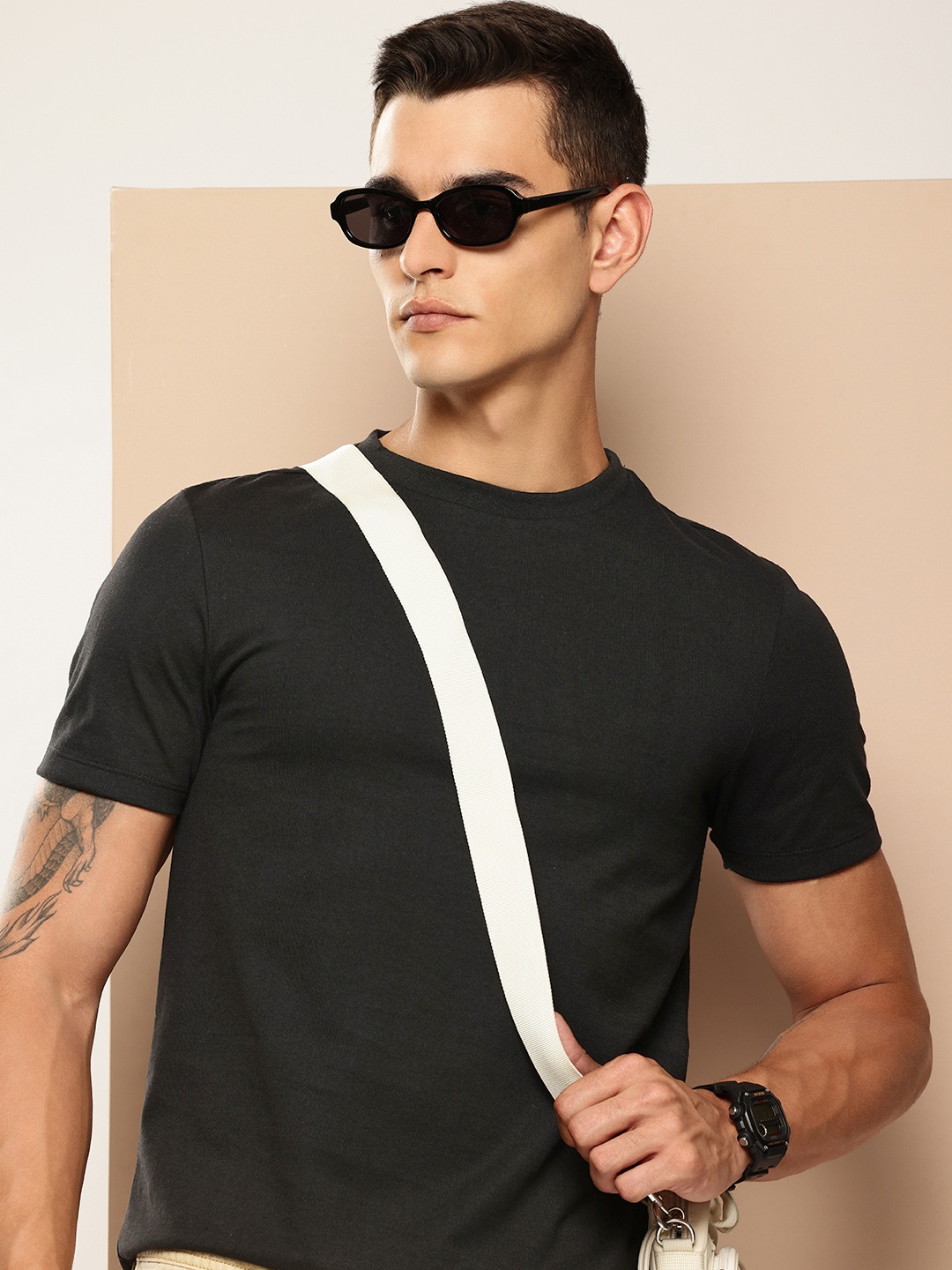 

encore by INVICTUS Solid Regular Fit T-shirt, Black