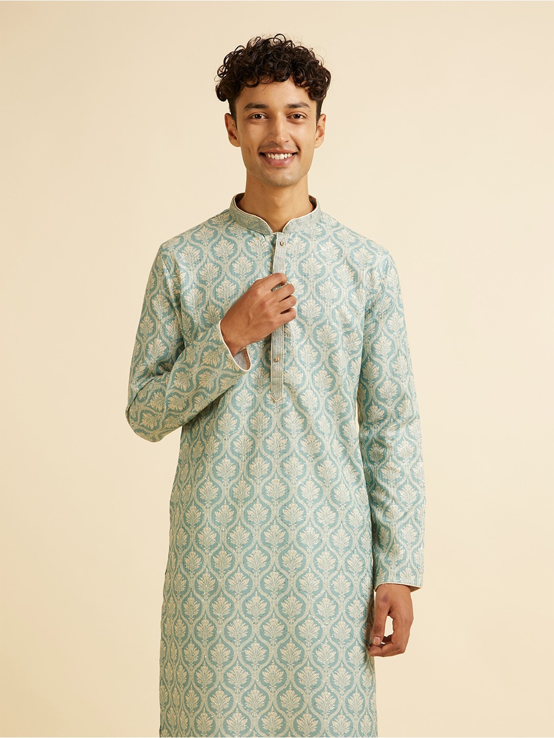 

Manyavar Ethnic Motifs Embroidered Straight Sequinned Kurta with Pyjamas, Green