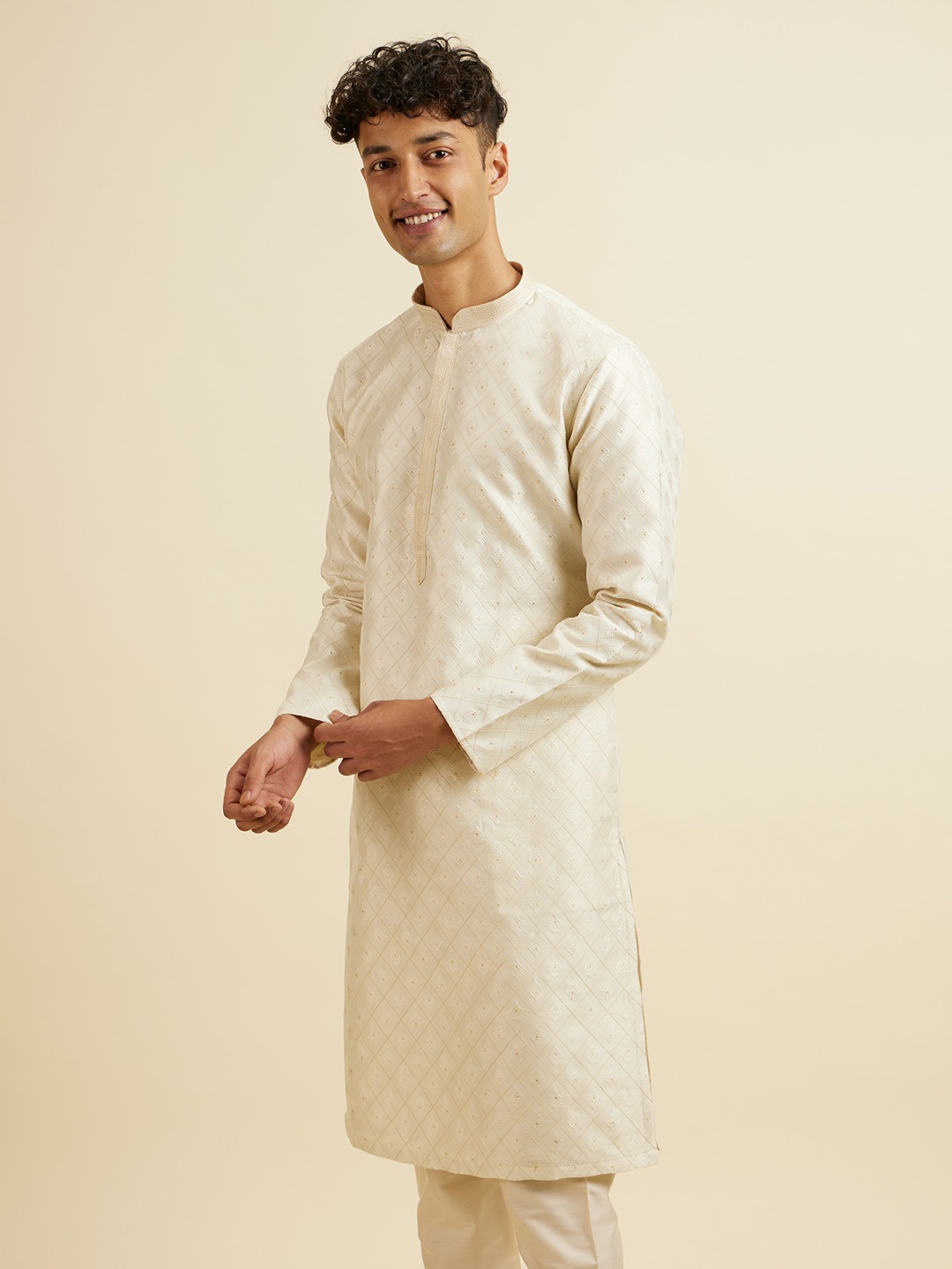 

Manyavar Ethnic Motifs Woven Design Straight Kurta with Pyjamas, Cream