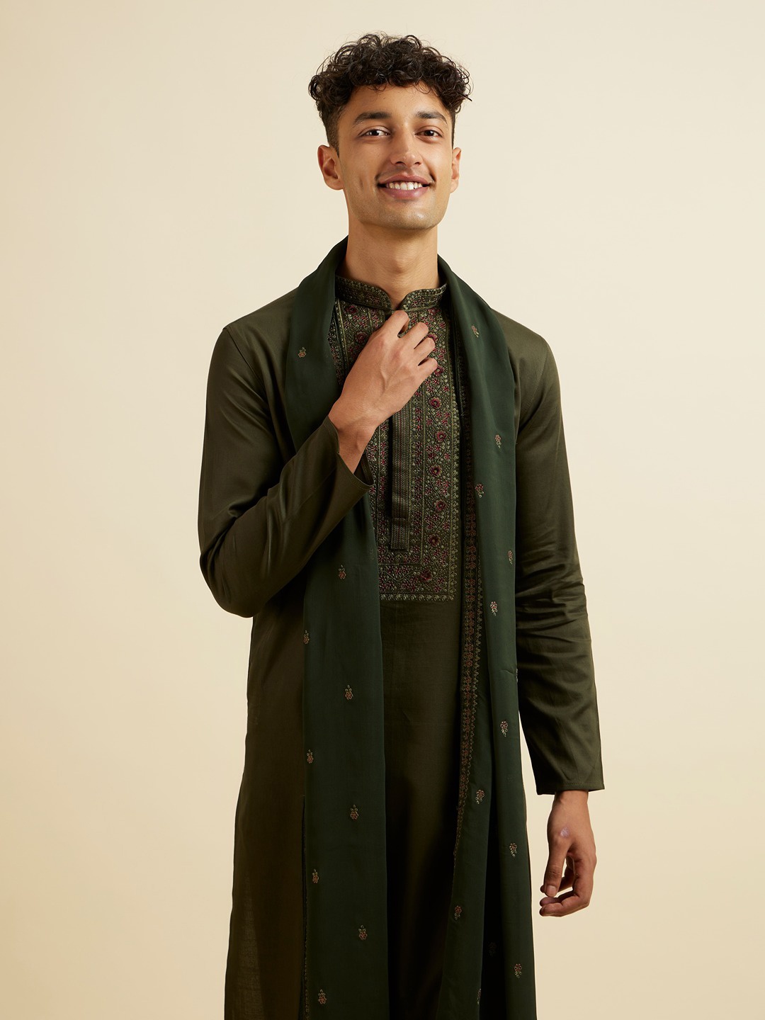 

Manyavar Floral Yoke Design Thread Work Straight Kurta with Pyjamas & Dupatta, Green