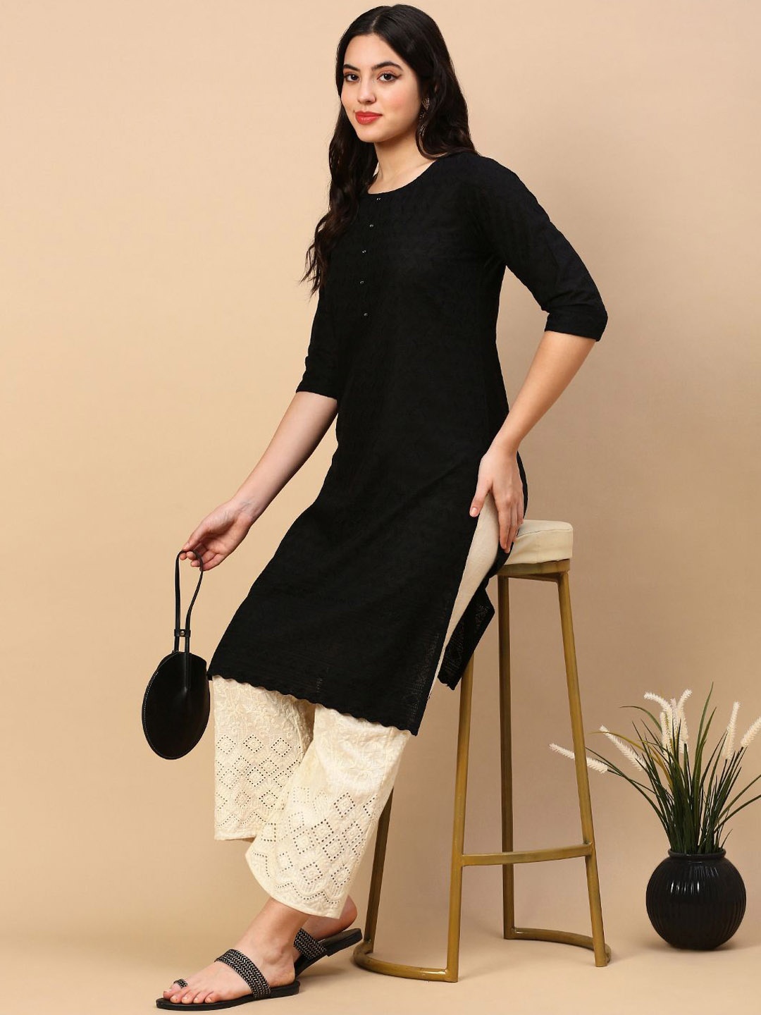 

SHOWOFF Floral Embroidered Thread Work Cotton Straight Kurta, Black