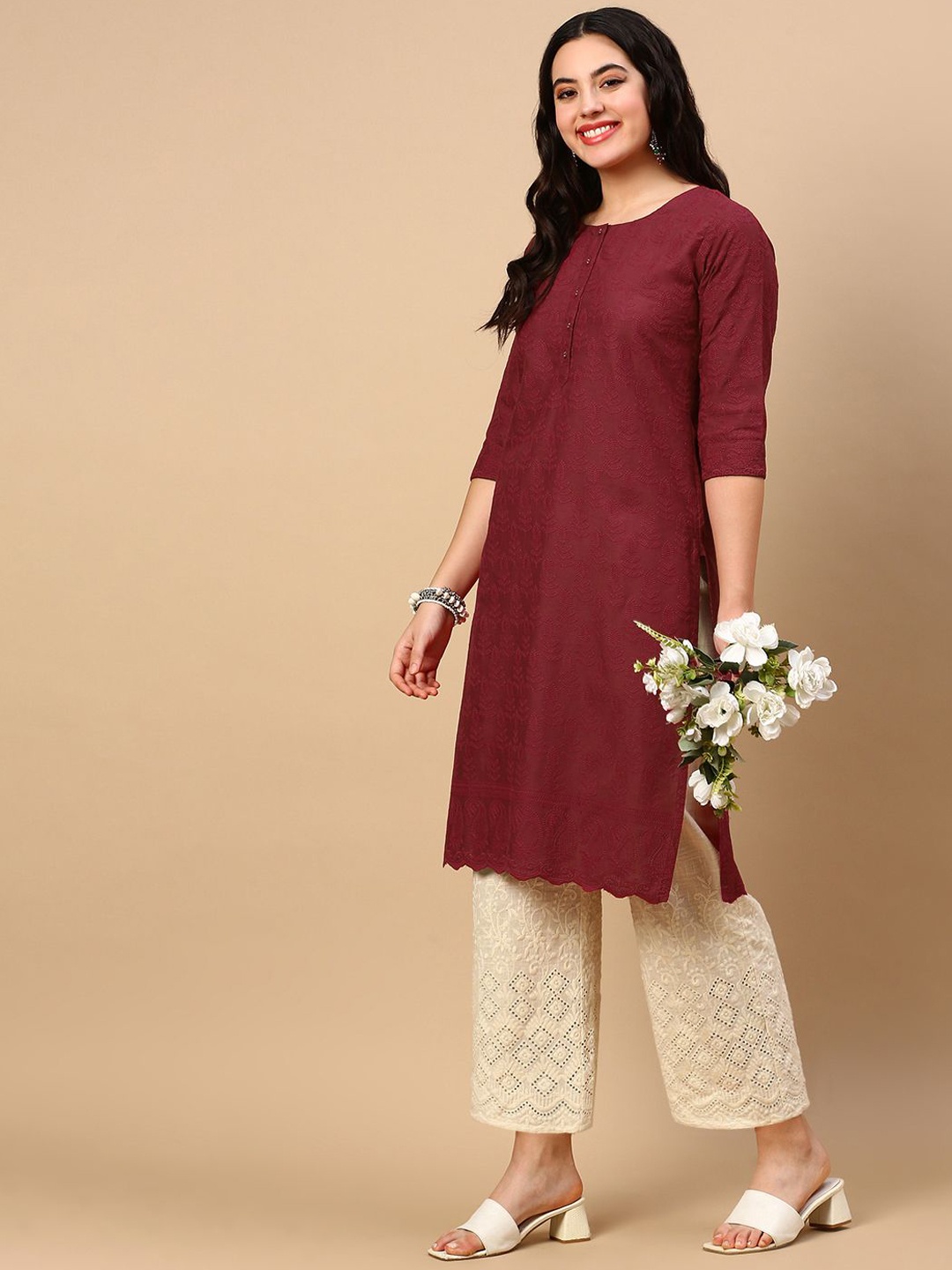 

SHOWOFF Floral Embroidered Round Neck Cotton Straight Kurta, Red