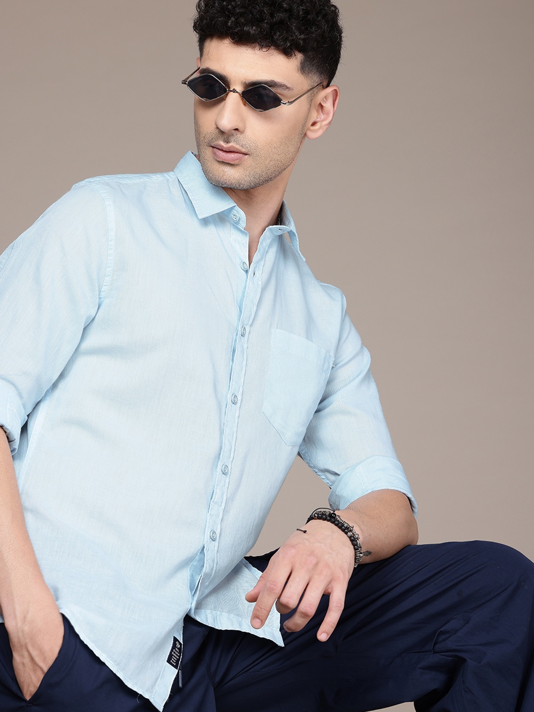 

Roadster Men Solid Premium Regular Fit Shirt, Blue