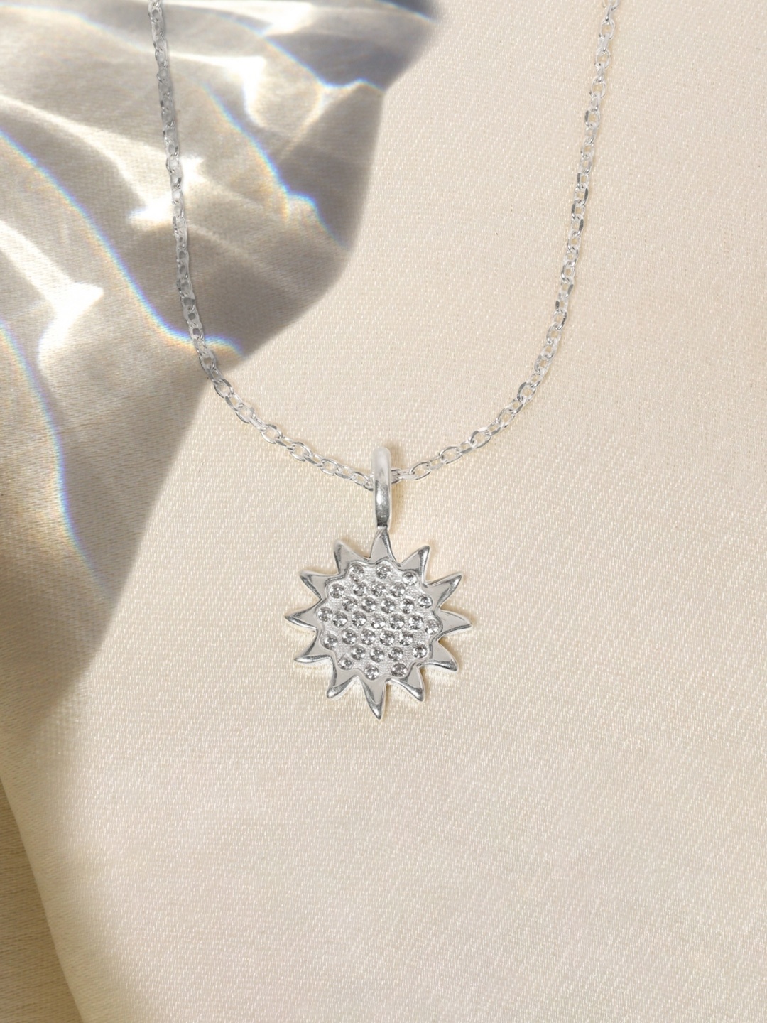 

HighSpark 925 Sterling Silver Cubic Zirconia Studded Radiant Sun Pendant with Chain