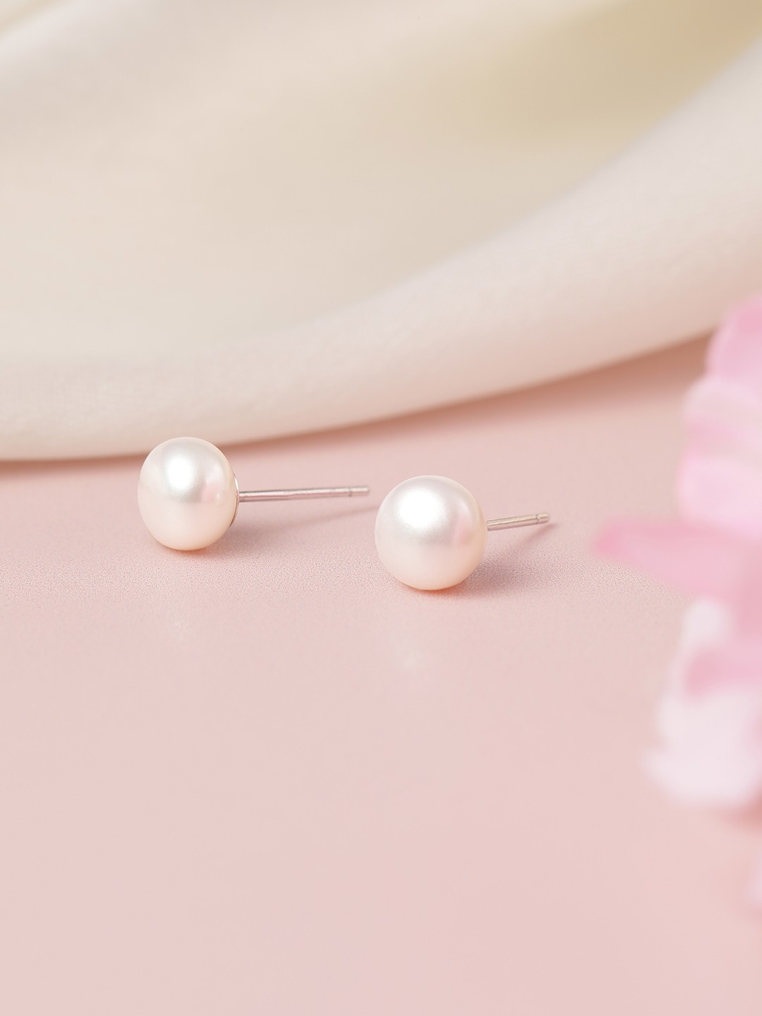 

Avyana 925 Sterling Silver Pearl Stud Earrings, White