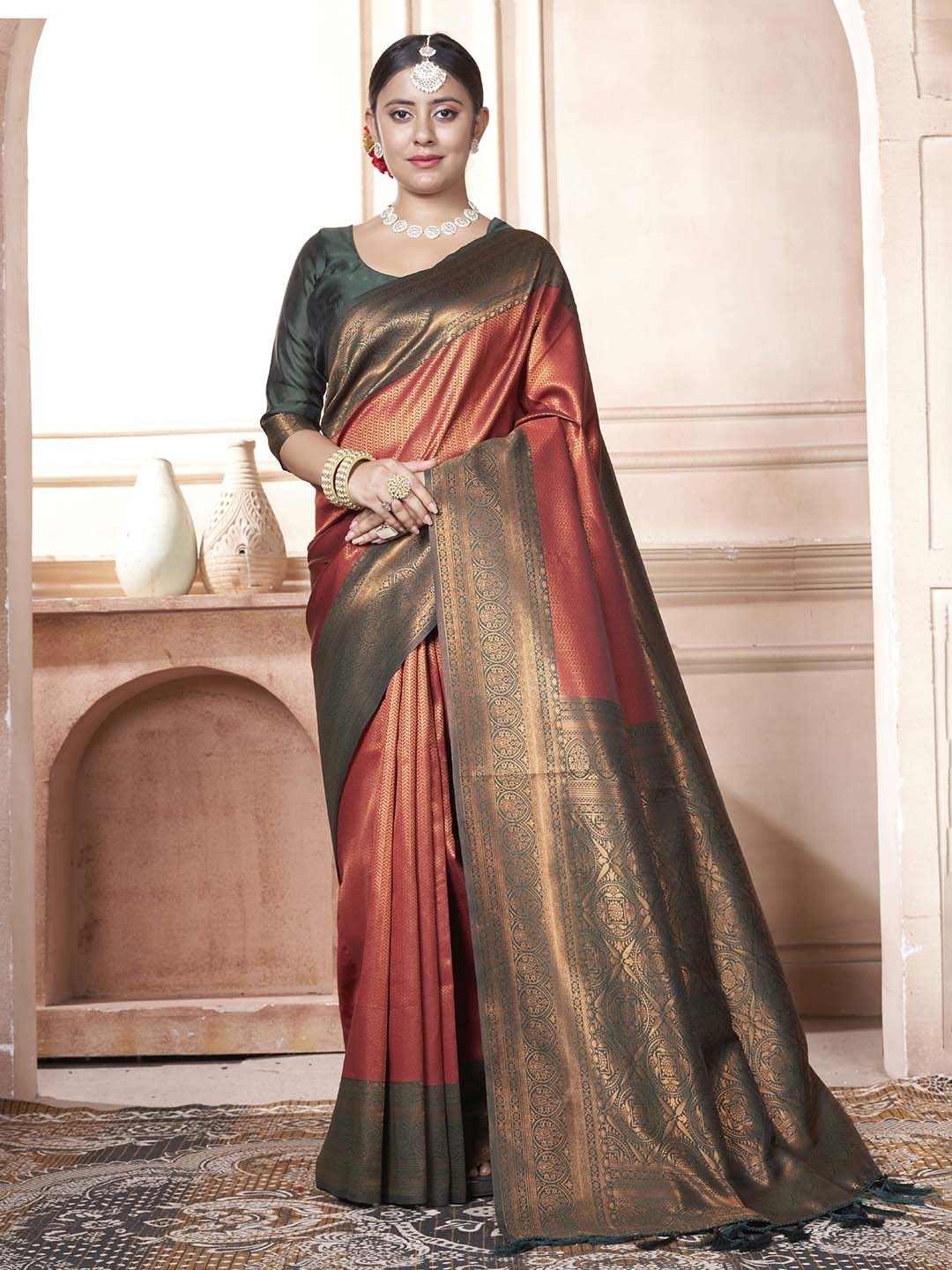 

KAYOMMI Ethnic Motifs Woven Design Zari Kanjeevaram Saree, Orange