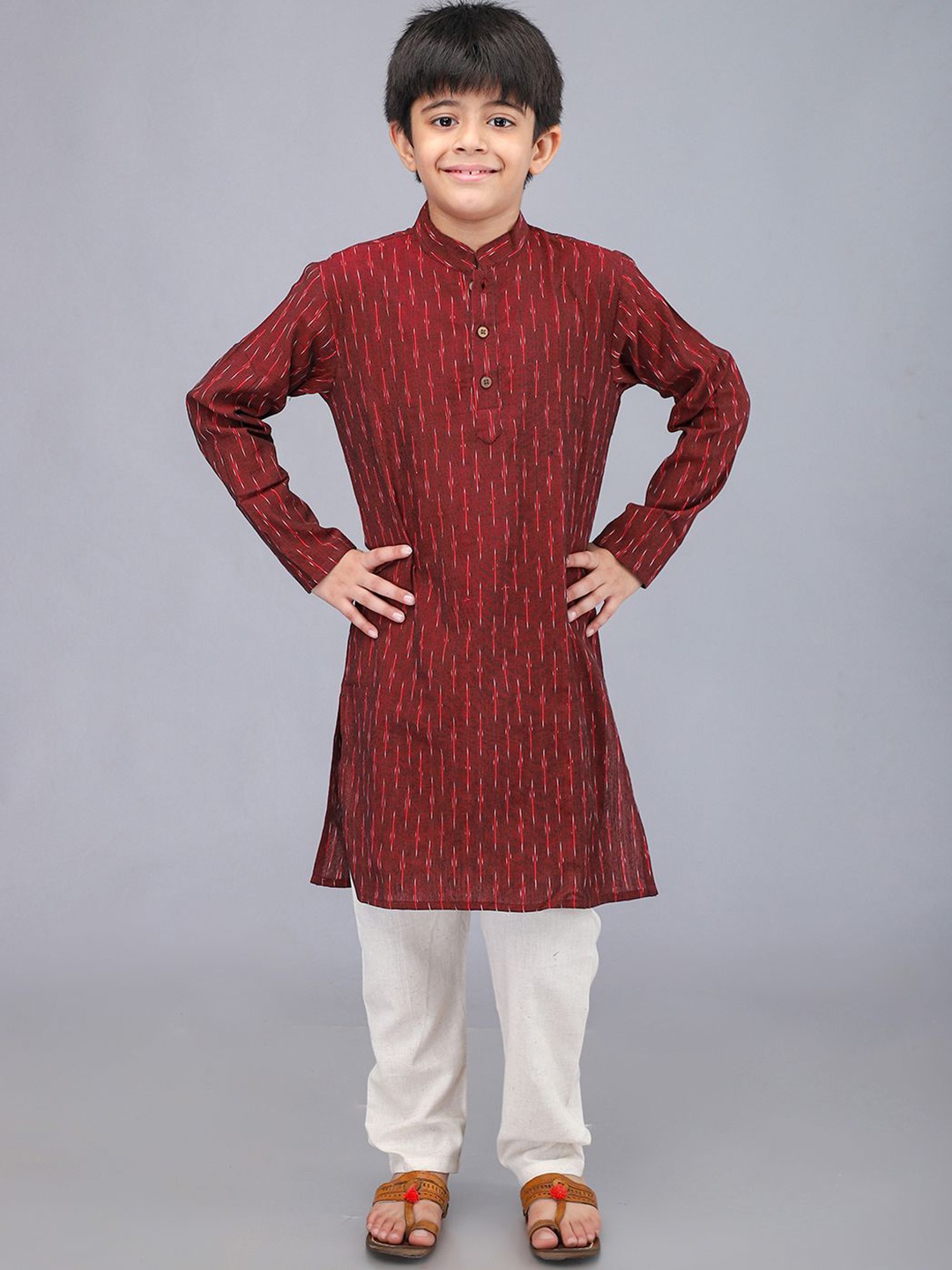 

Biglilpeople Boys Woven Design Mandarin Collar Pure Cotton Straight Kurta Set, Red