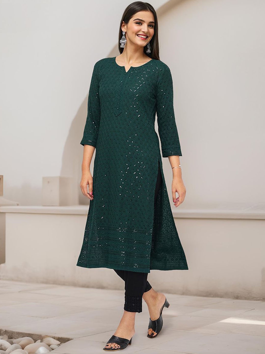 

Ishin Floral Embroidered Sequinned Straight Kurta, Green