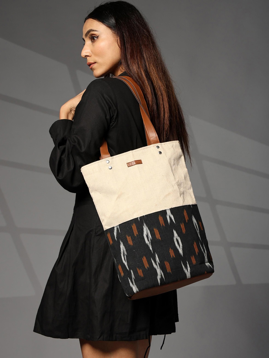 

ENSAC Women Structured Shoulder Bag, Black