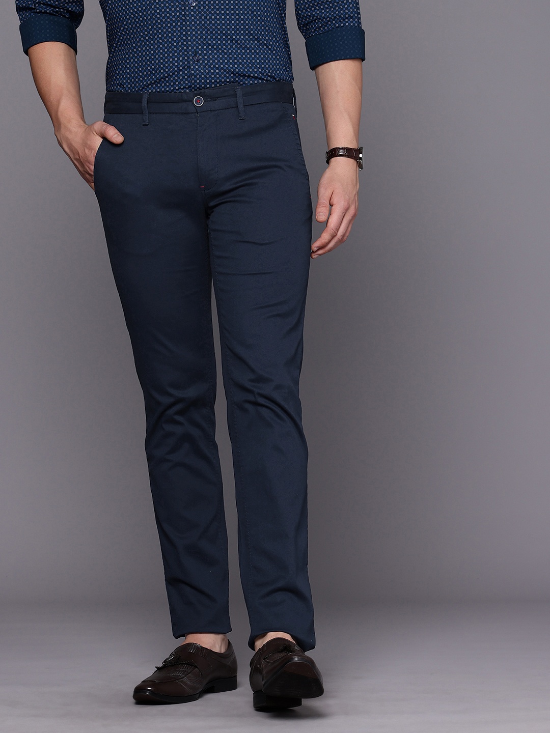 

Louis Philippe Sport Men Slim Fit Mid-Rise Trousers, Navy blue
