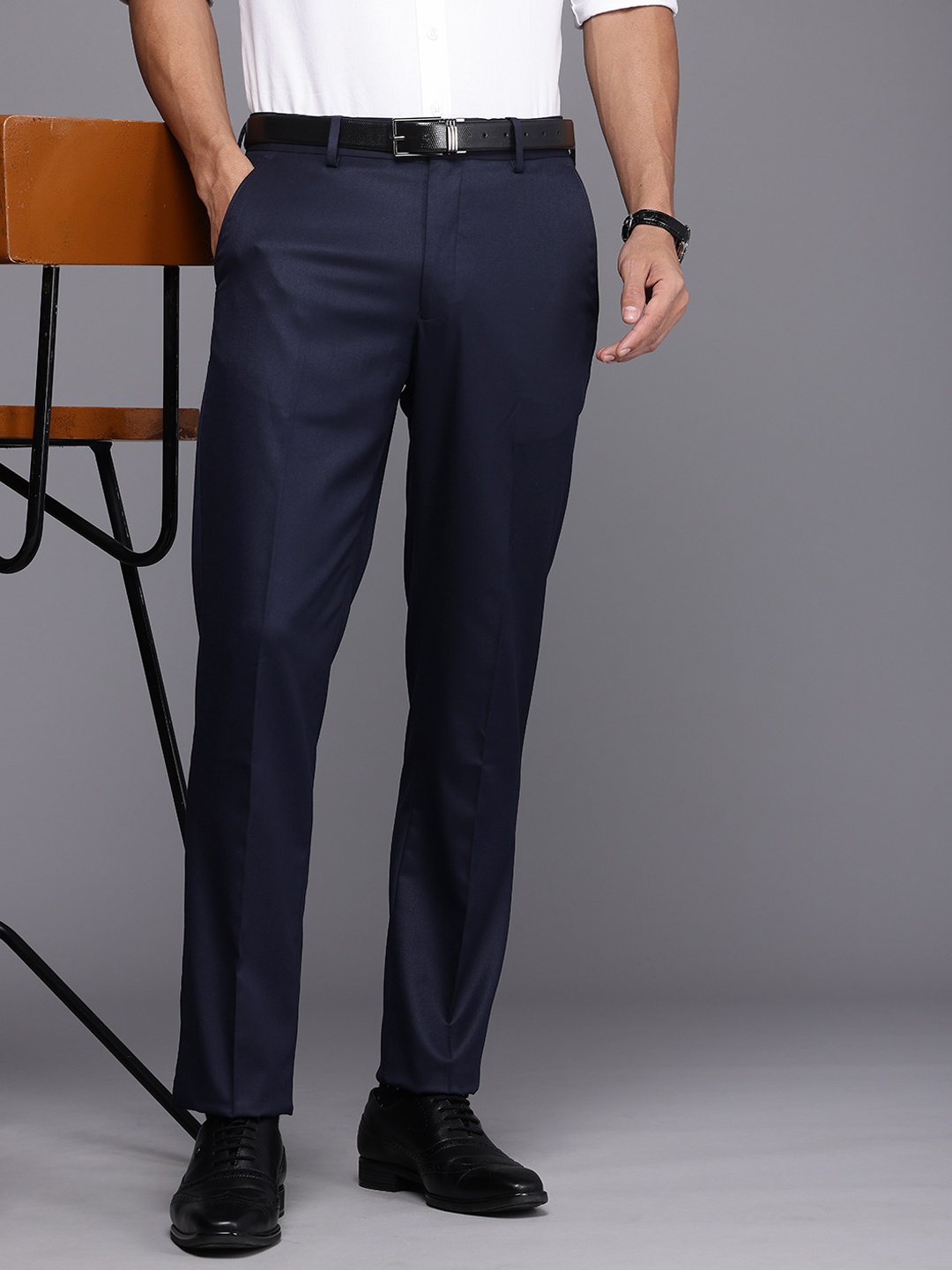 

Louis Philippe Men Slim Fit Low-Rise Trousers, Navy blue