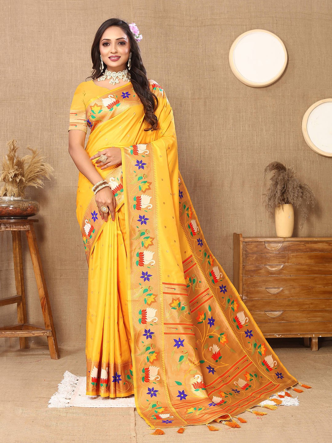 

Zeekha Kalamkari Zari Pure Silk Kanjeevaram Saree, Yellow