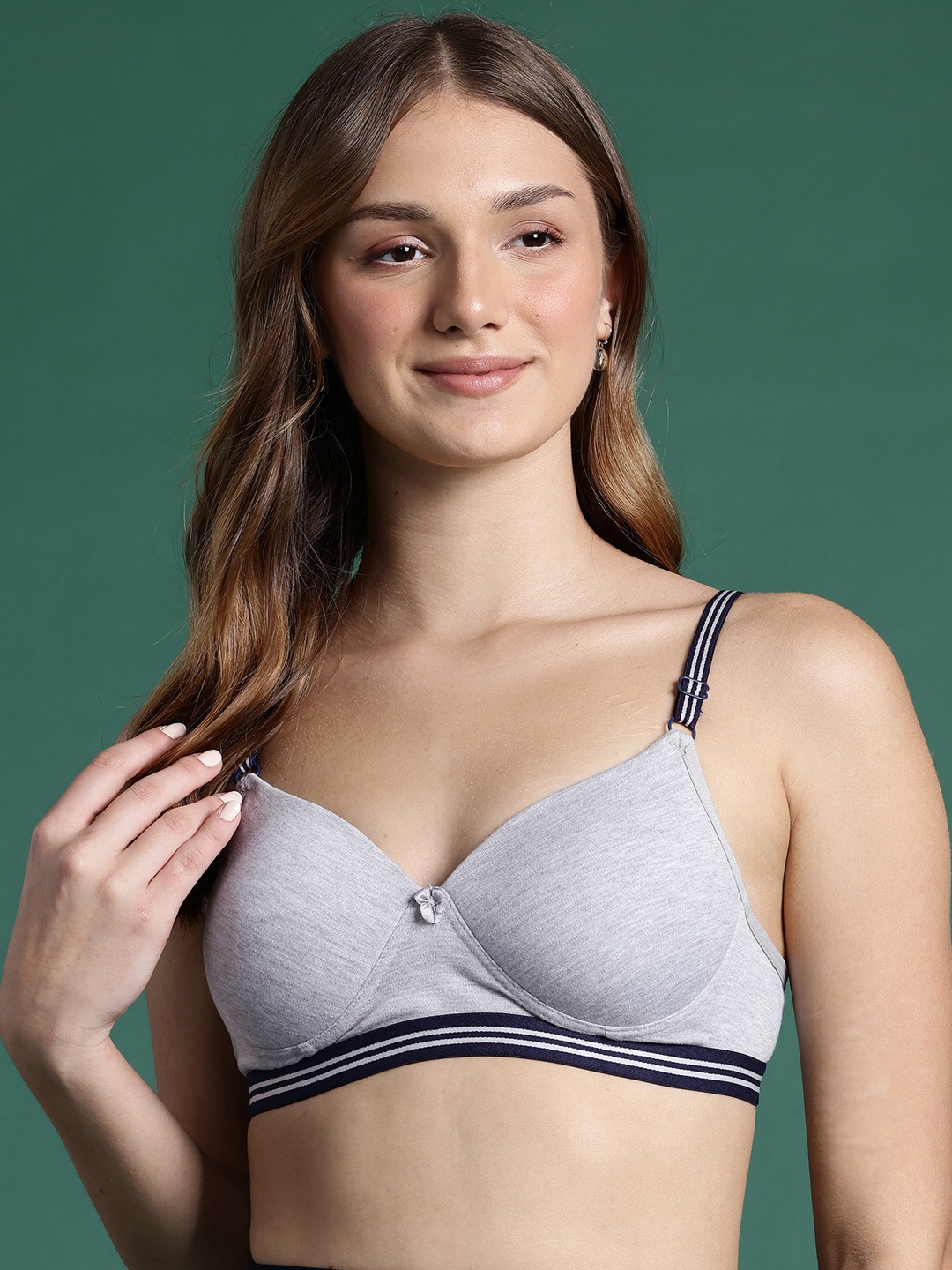 

DressBerry Solid Medium Coverage Lightly Padded Bra, Grey