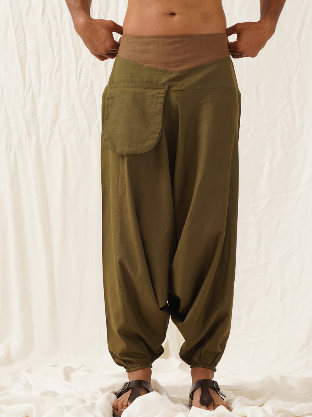 

Kranium Men Solid Mid Rise Drop Crotch Trousers, Maroon