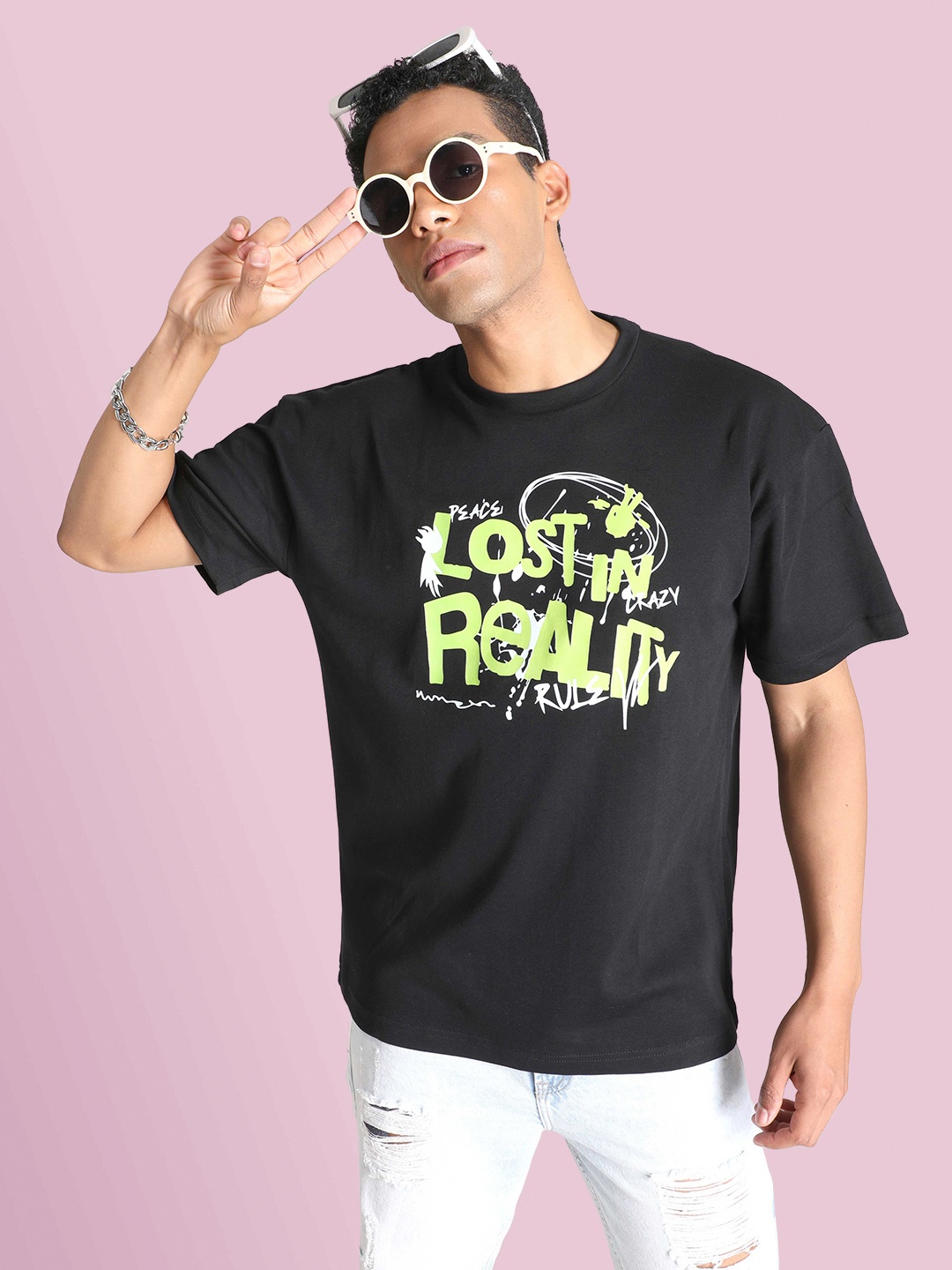

Bene Kleed Men Typography Printed Applique T-shirt, Black