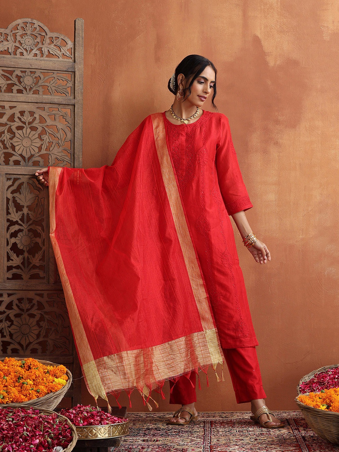 

House of Chikankari Chikankari Woven Kurta Set, Red