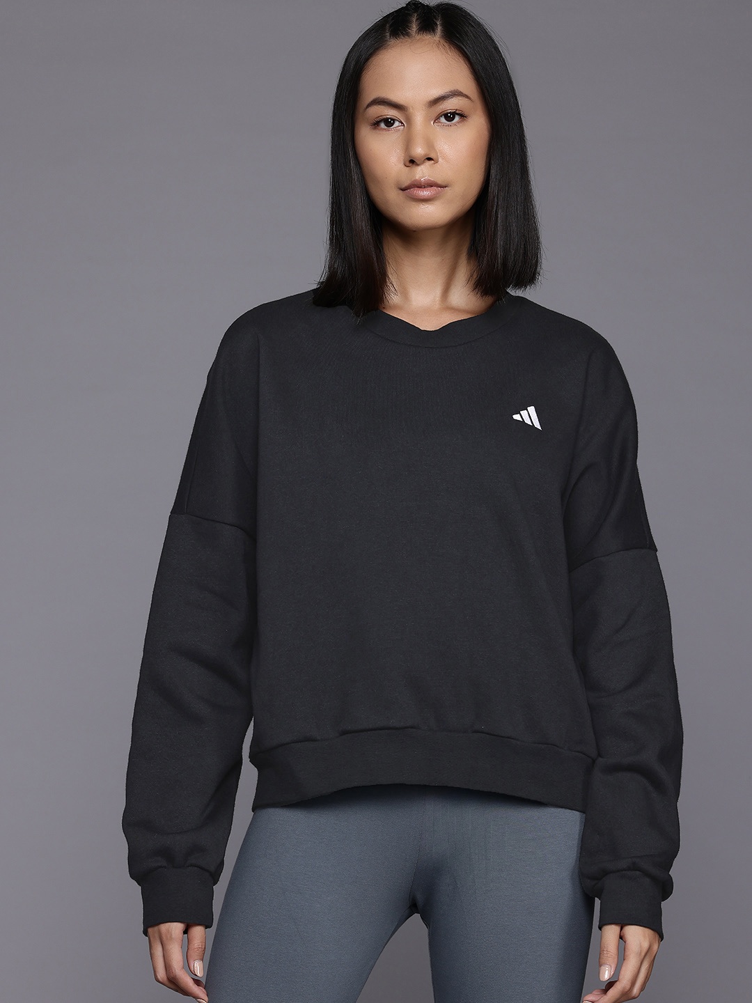 

ADIDAS Essentials Small Logo Feel Cozy Sweatshirt, Black