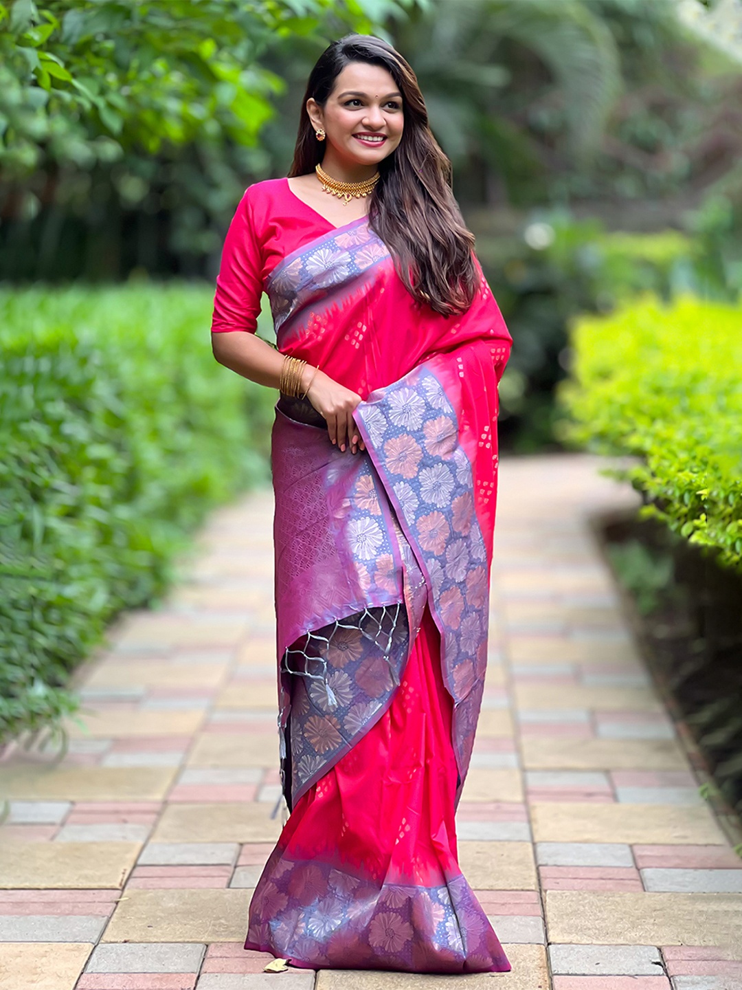 

Mitera Woven Design Zari Banarasi Saree, Pink