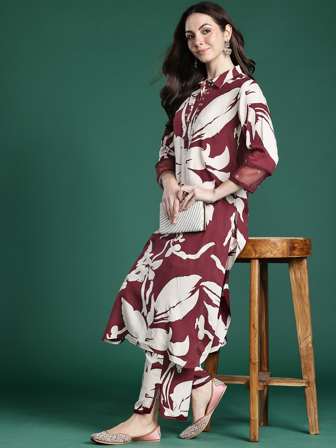 

Indo Era Women Floral Printed Sequinned Kurta with Trousers, Maroon