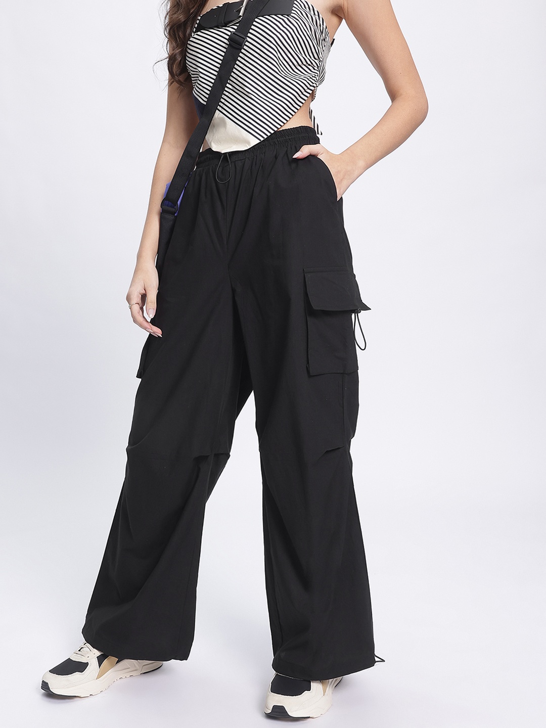 

DressBerry Women Glam K-Style Cargo Style Parachute Trousers, Black