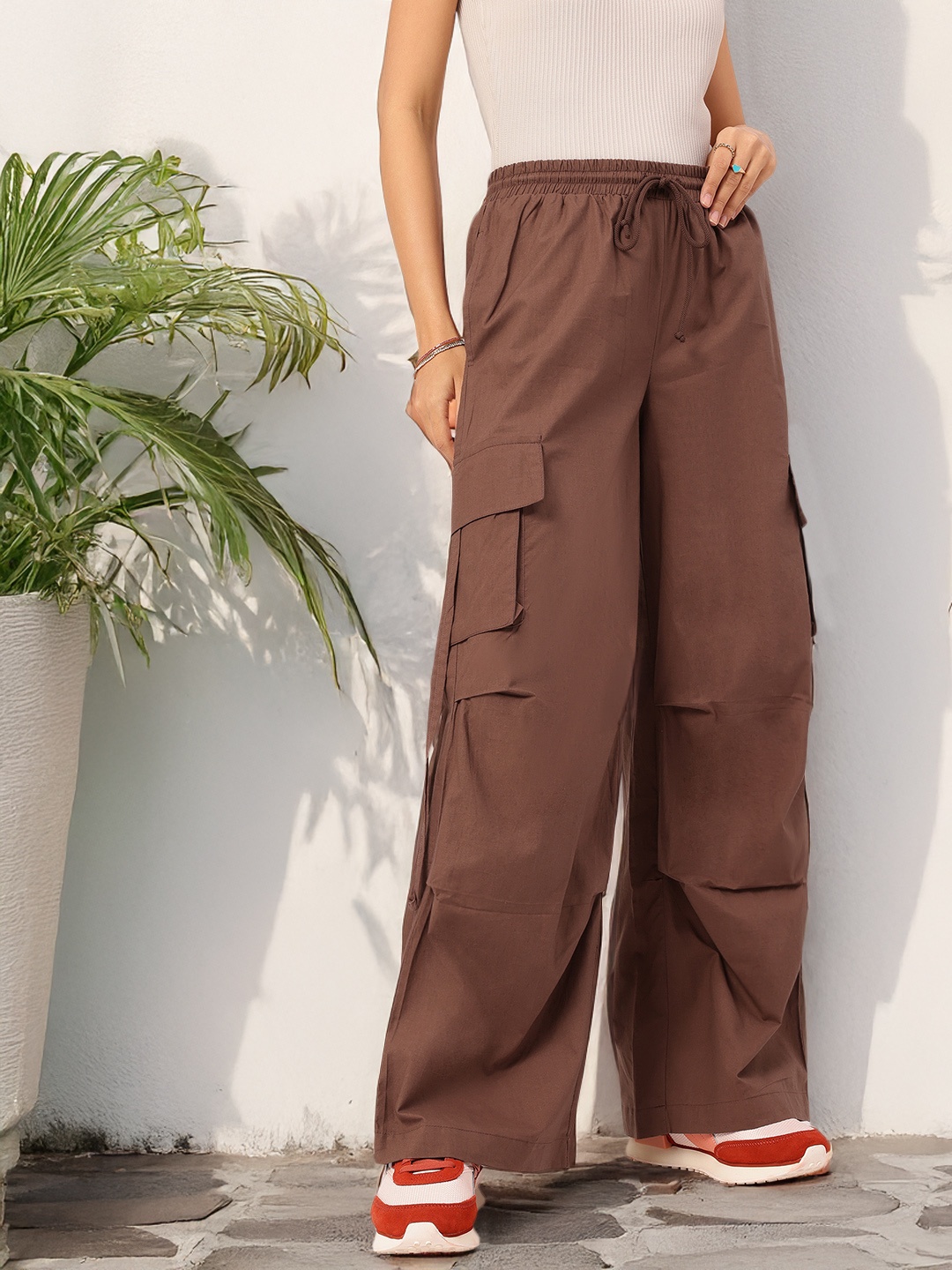 

DressBerry Women Urban Utility High-Waist Cargo-Style Trousers, Brown