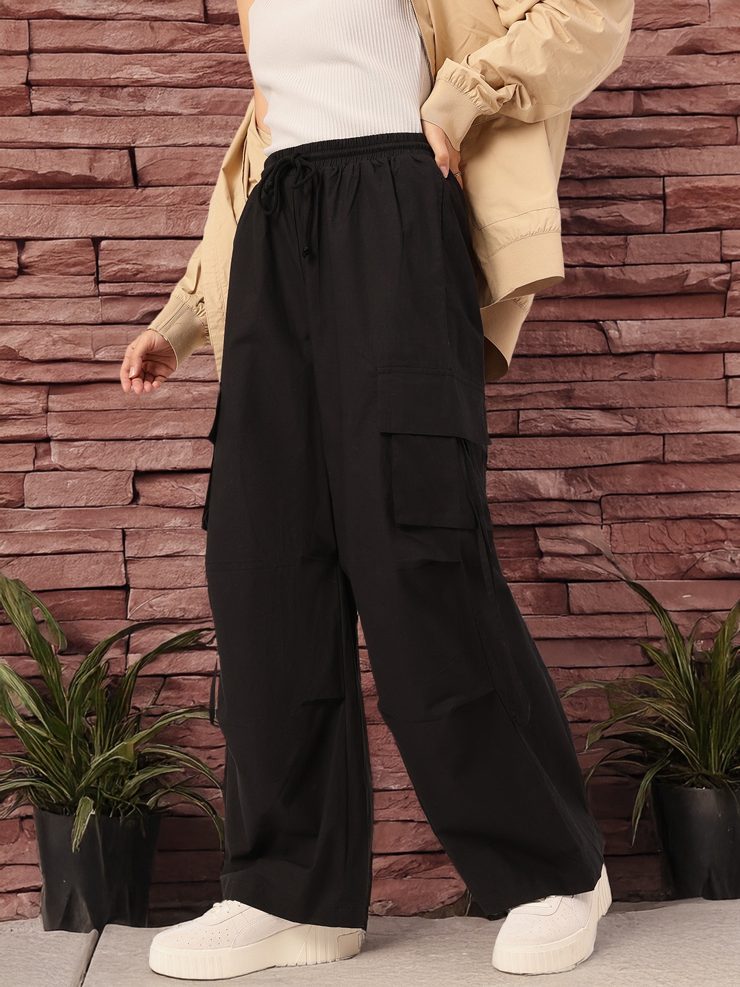 

DressBerry Women Urban Utility Cargo-Style Trousers, Black