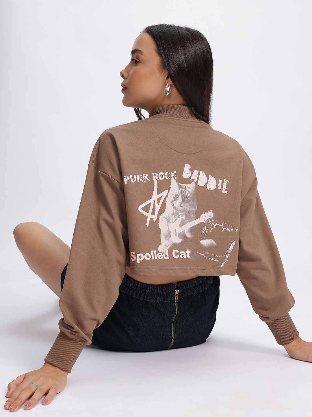 

DressBerry Musical Cat Printed Drop-Shoulder Crop Sweatshirt, Brown
