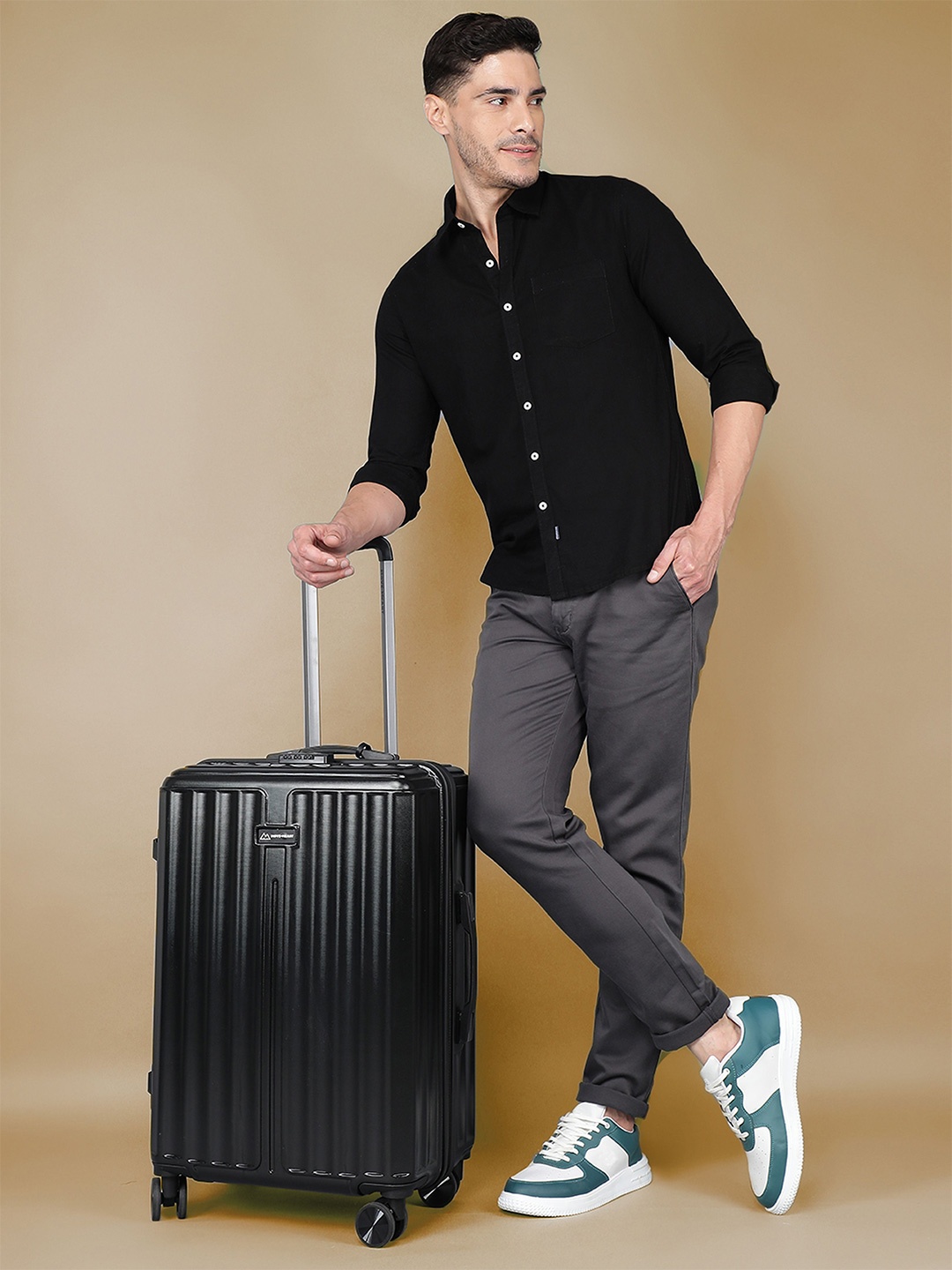 

MOVE-MEANT Textured Hard Sided Trolley Bag, Black