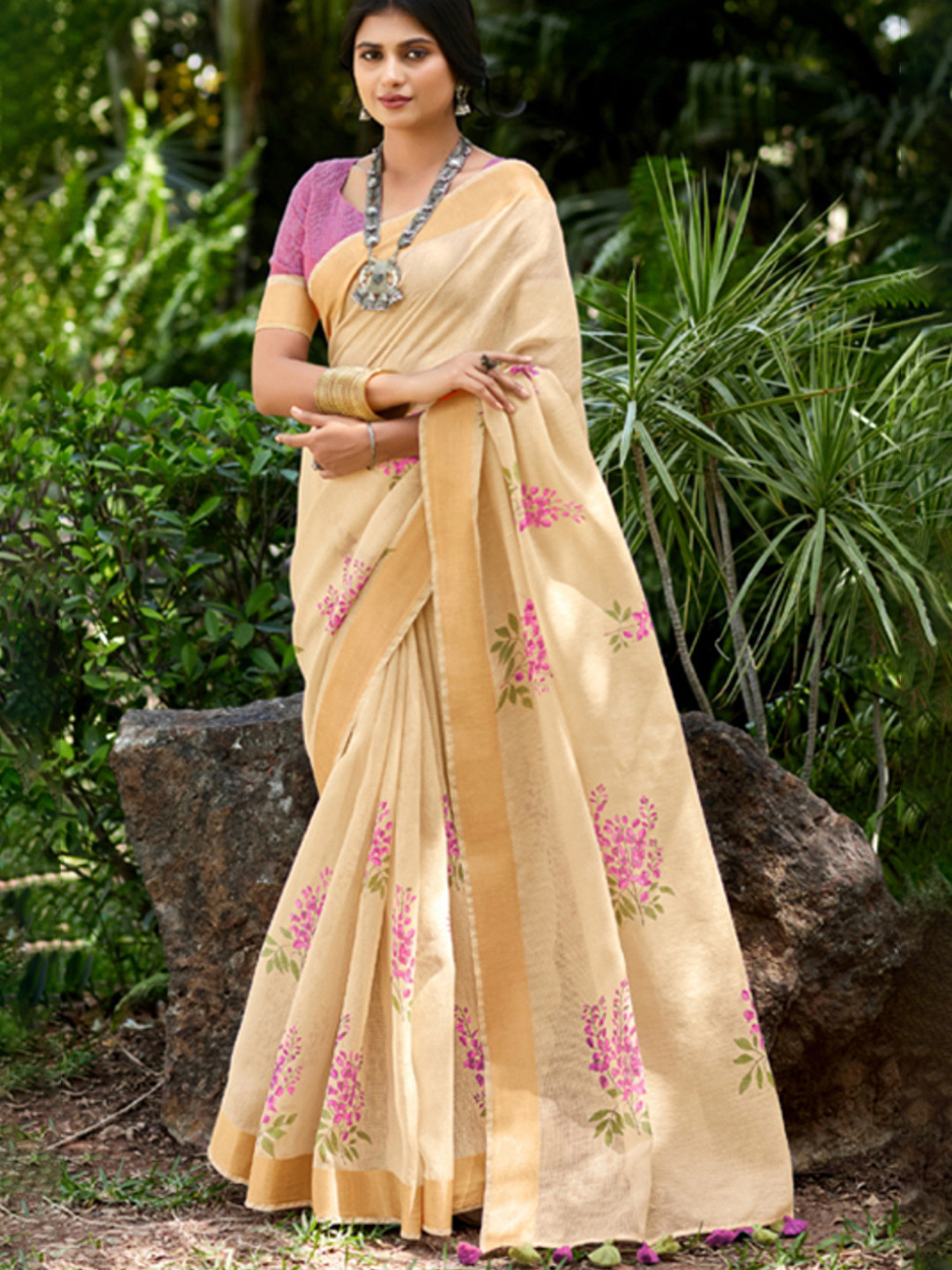

CHUDIYA Zari Floral Saree, Gold