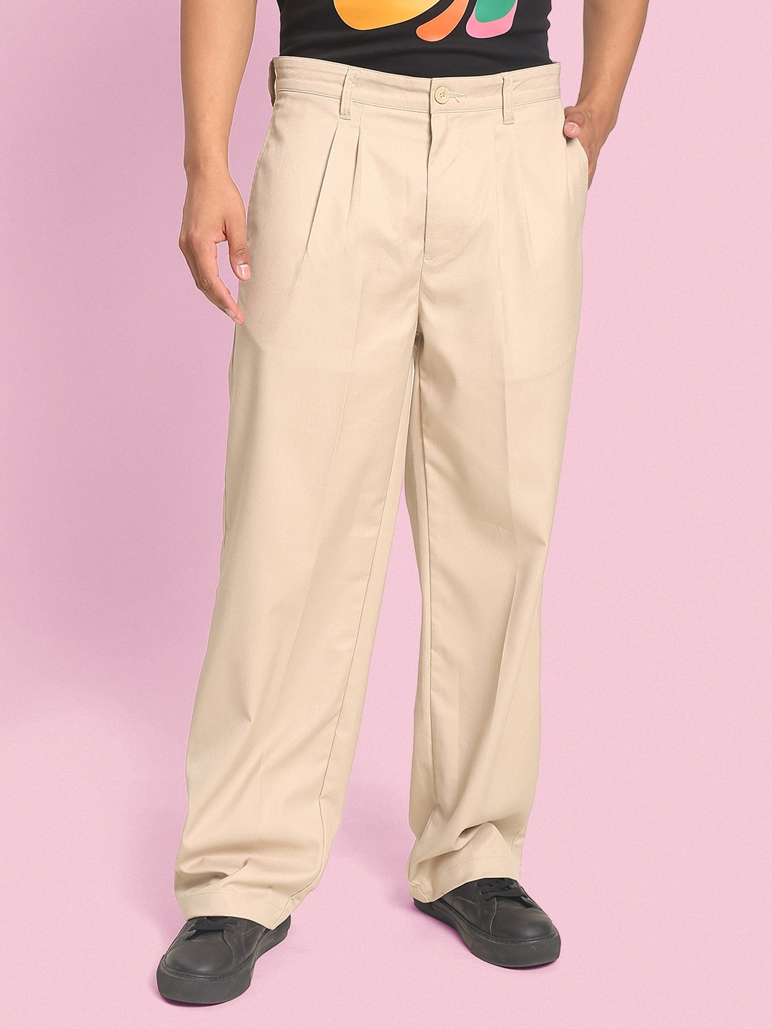 

Bene Kleed Men Classic Loose Fit Pleated Cargos Trousers, Cream
