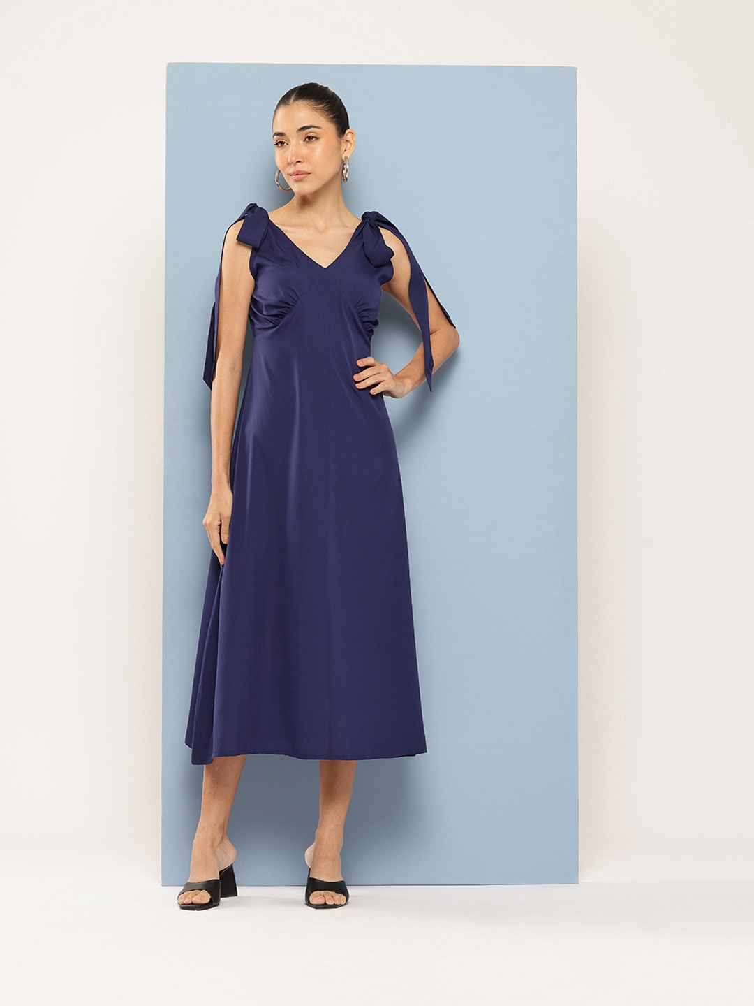 

Chemistry Crepe Empire Midi Dress, Navy blue