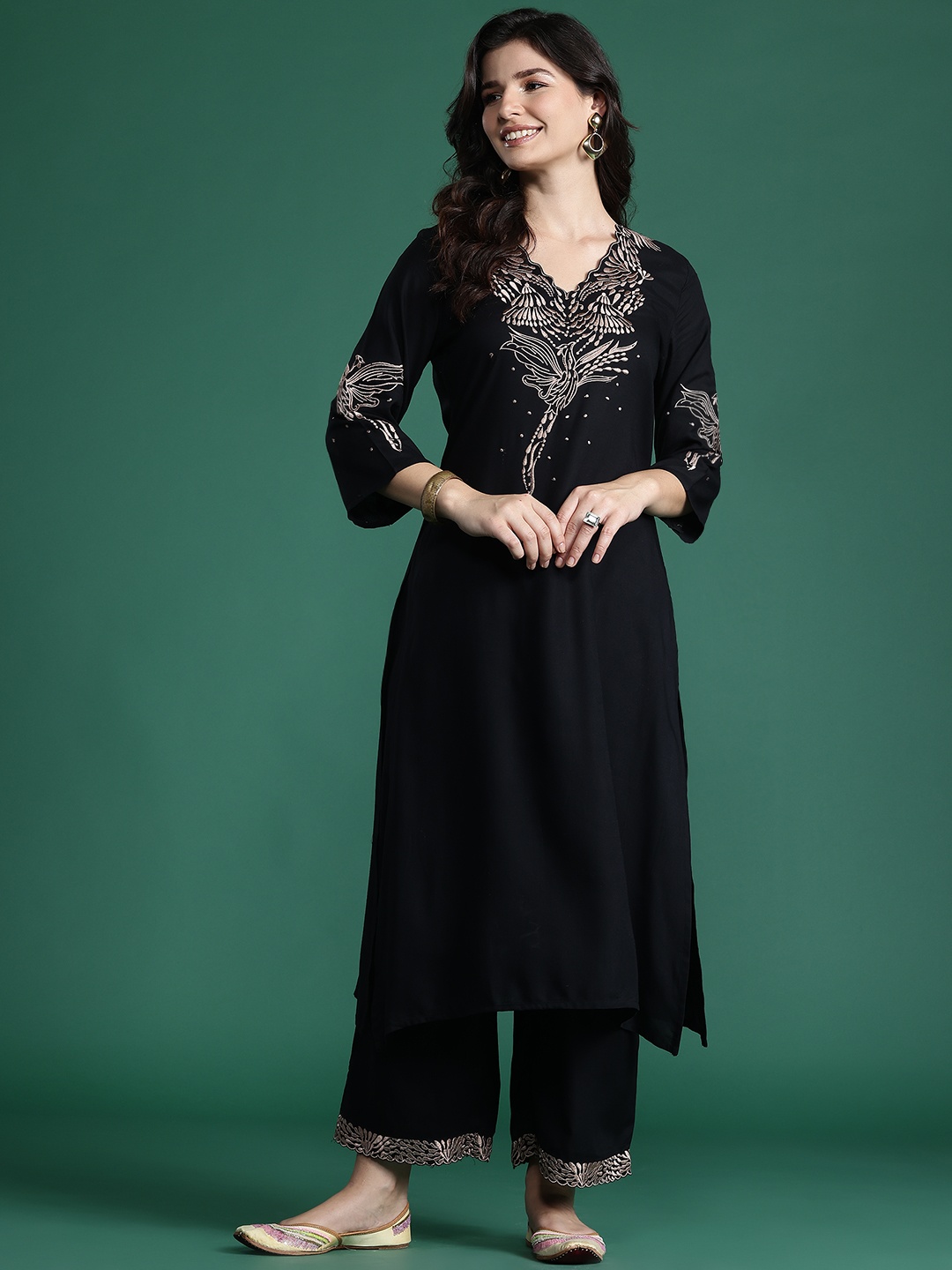 

Indo Era Solid Kurta with Trousers with Embroidered Detail, Black