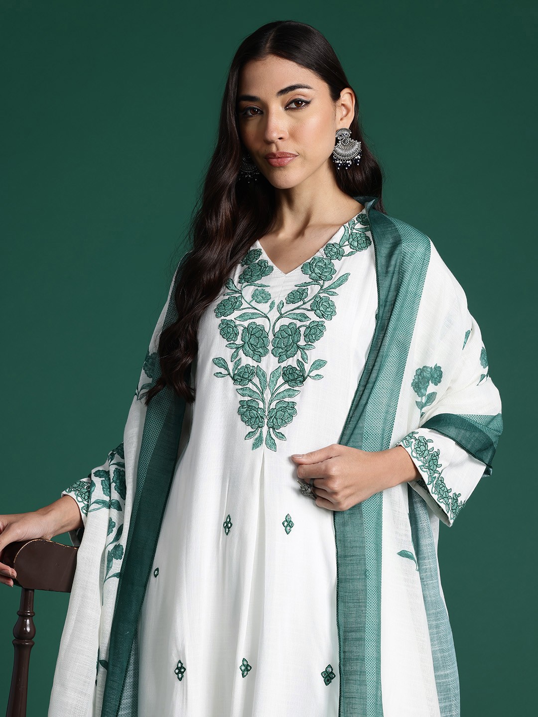 

Indo Era Floral Embroidered Pleated Thread Work Pure Cotton Kurta Set, Off white