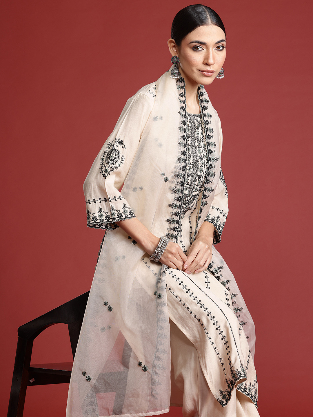 

Indo Era Floral Embroidered Thread Work Pure Cotton Kurta with Trousers & With Dupatta, Off white