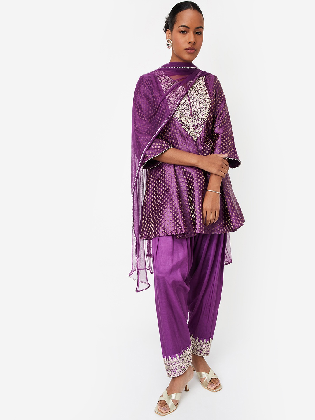 

Max x Kalki Embroidered A-Line Kurti Set, Purple