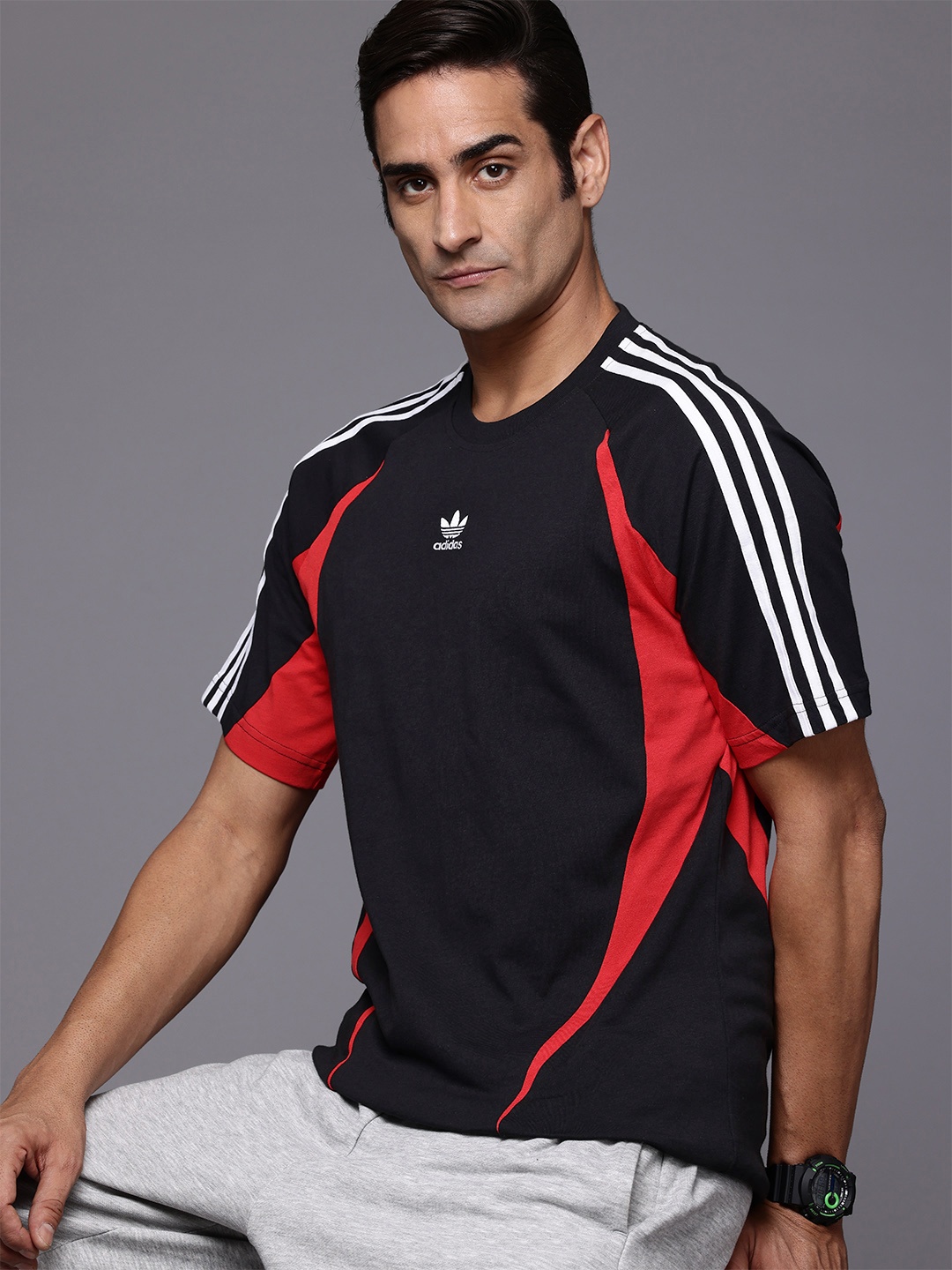

ADIDAS Originals Men Colourblocked Archive Pure Cotton T-shirt, Black