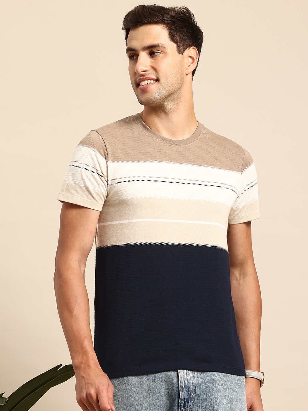 

Mast & Harbour Men Colourblocked T-shirt, Beige