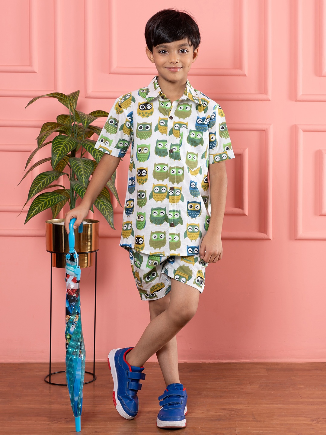 

BEBE UNICORN Boys Quirky Printed Shirt Collar Short Sleeves Pure Cotton Shirt & Shorts, White