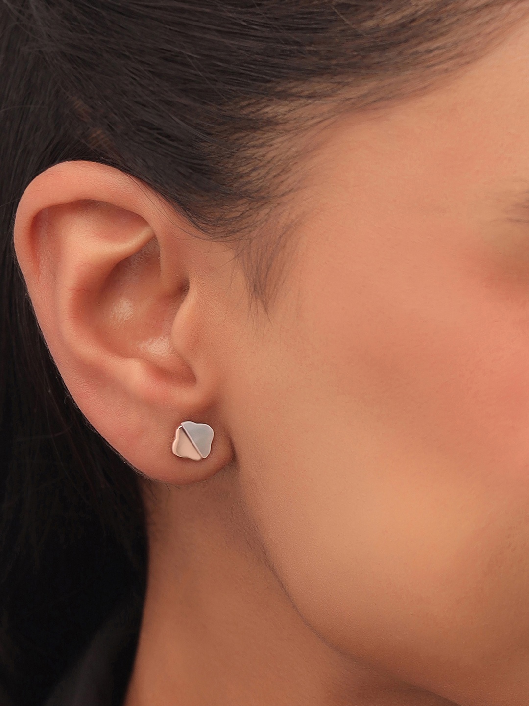 

Kicky And Perky 925 Sterling Silver Rose Gold-Plated Mother of Pearl Contemporary Studs