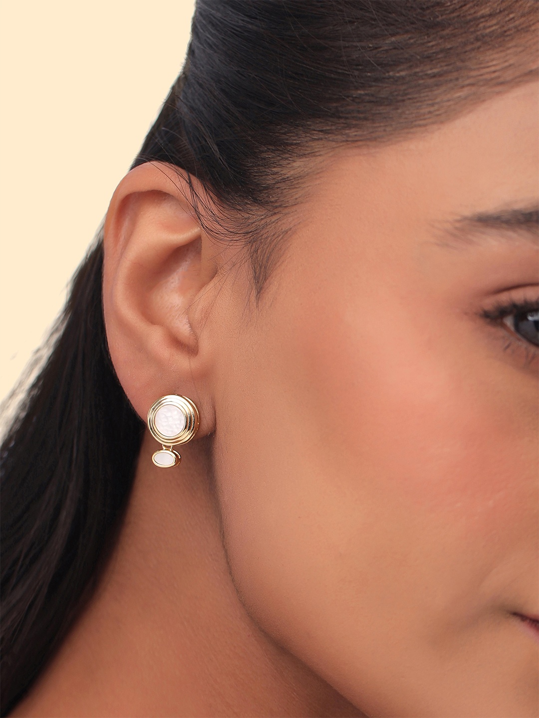 

Kicky And Perky 9.25 Sterling Silver Gold-Plated Mother of Pearl Contemporary Studs
