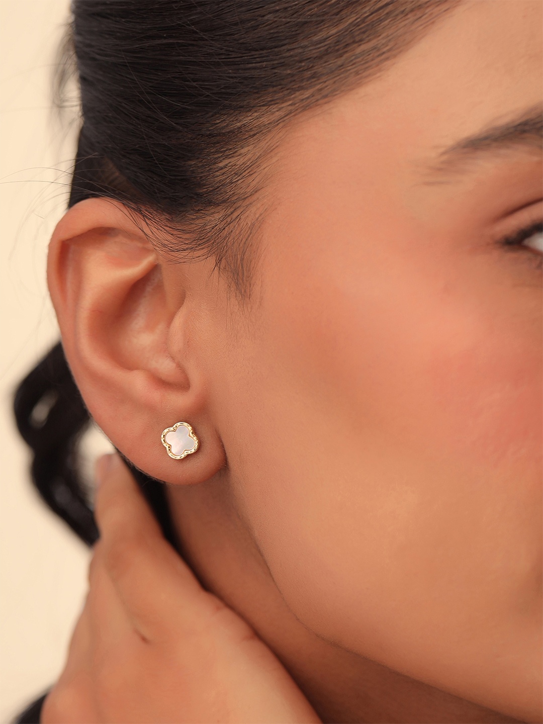 

Kicky And Perky 9.25 Sterling Silver Gold-Plated Mother of Pearl Floral Studs