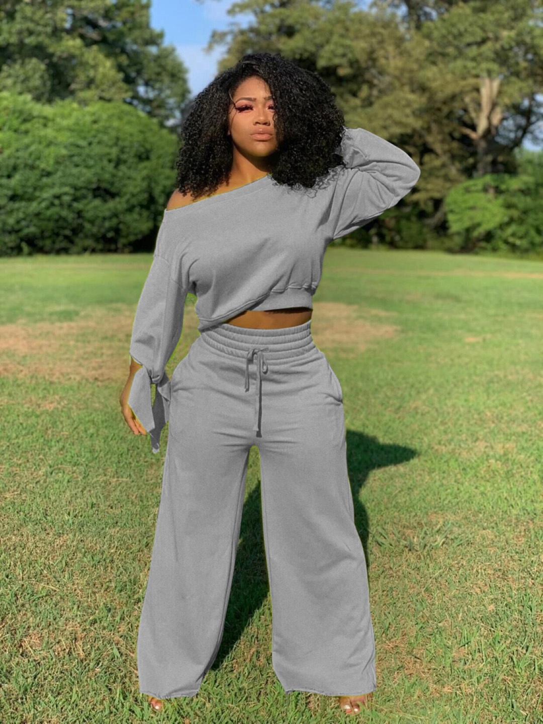 

KPOP Round Neck Crop Top & Trousers, Grey
