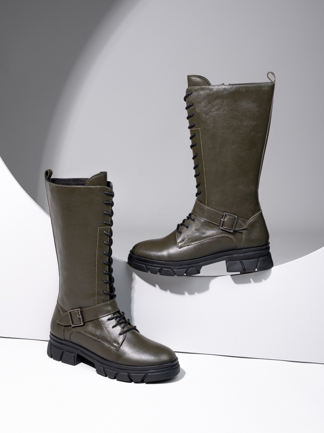

The Roadster Lifestyle Co Women Round Toe High-Top Regular Boots, Olive