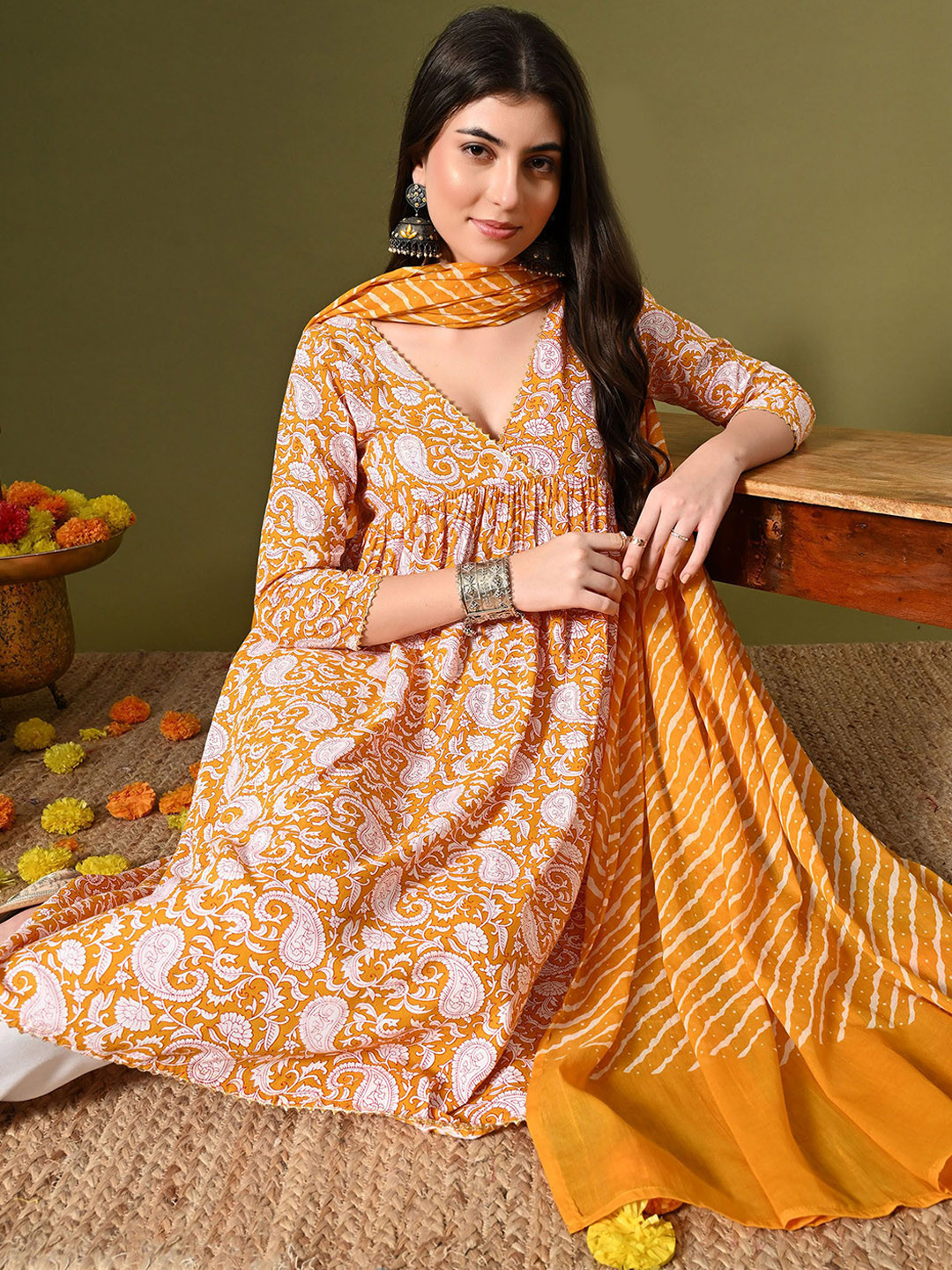 

ANNSH APPAREL Floral Printed Anarkali Kurta With Palazzos & Dupatta, Yellow