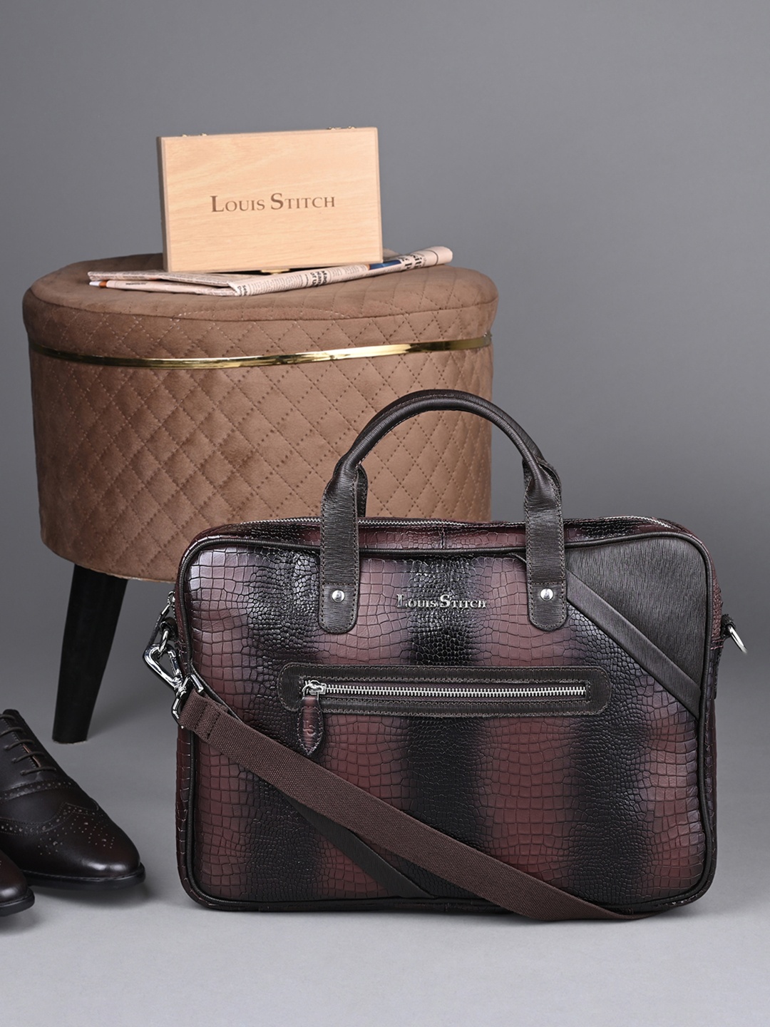 

LOUIS STITCH Men Textured Leather Dual Tone Laptop Bag, Brown