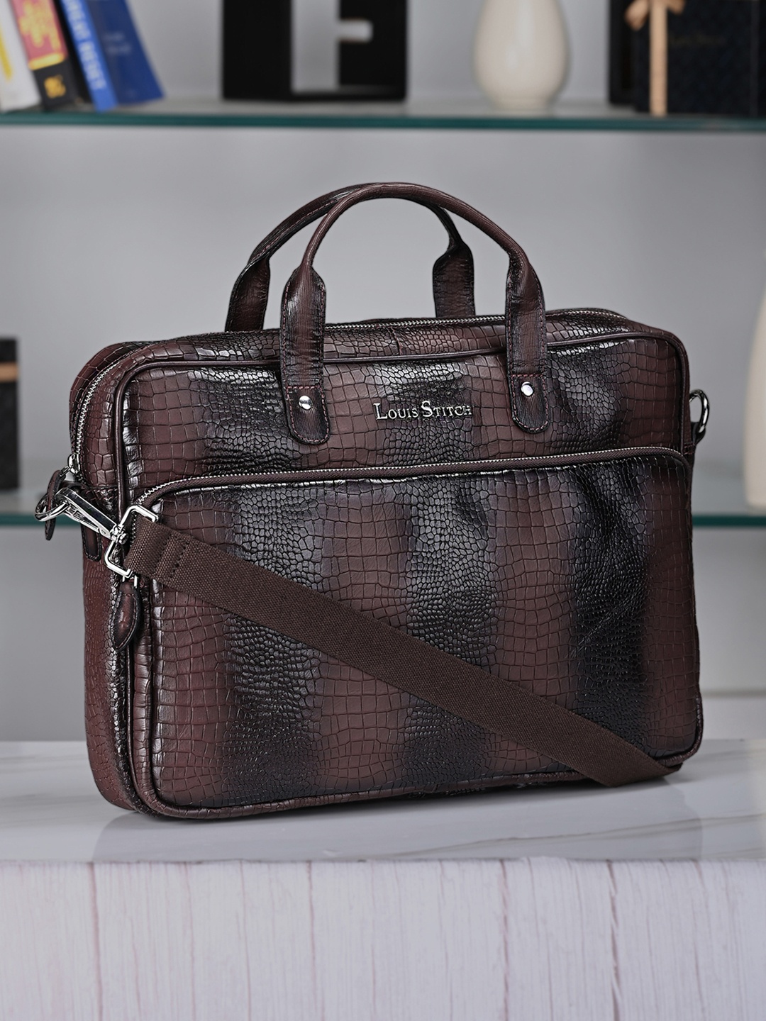 

LOUIS STITCH Men Textured Leather Dual Tone Laptop Bag, Brown