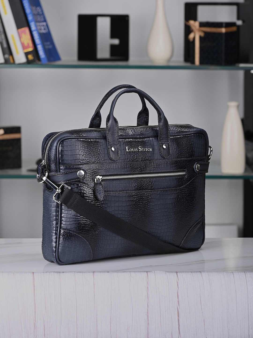 

LOUIS STITCH Men Textured Dual Tone Laptop Bag, Blue