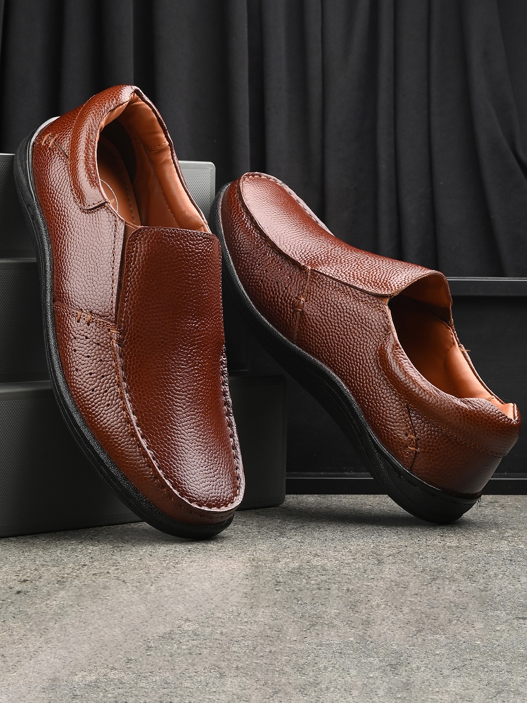

Auserio Men Leather Formal Slip-On Shoes, Brown